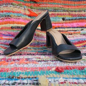 Kaanas Istanbul Lizzard Peep Toe Heels Black 6 NWT